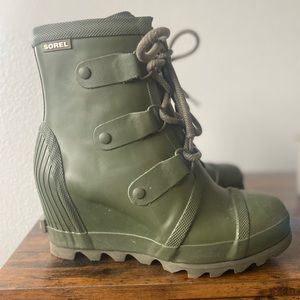 Sorel Joan Rain Wedge Boot Size 7